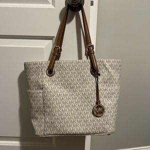 Michael Kors Tote & Wallet set